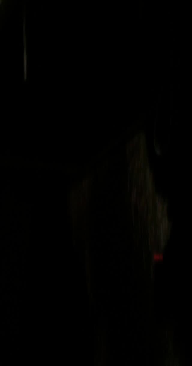 公司女神级性感美女秘书聚餐喝了点酒后借口送她回去带到酒店挑逗,害羞不让操,借着酒劲半推半就干了她