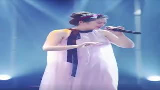 【抖音擦边直播】再开新套路主播【王乙翕!】真空半透纱裙直播唱歌,隐约可见那两颗硕大的果实,实在是令人叹为观止